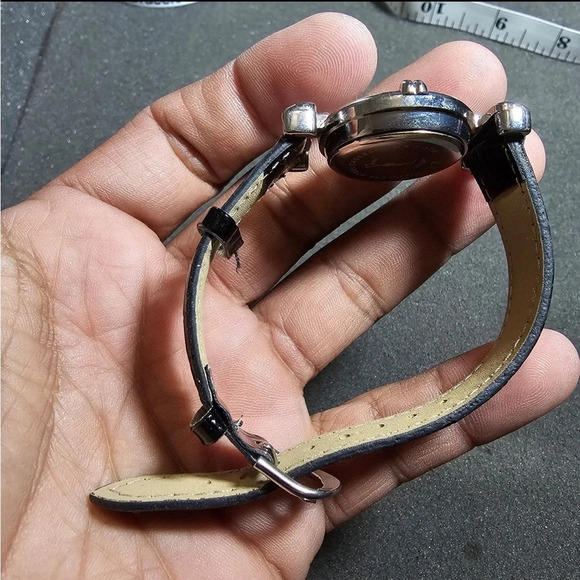 Venice Art & Glass Ladies Quartz Watch Silver Tone Working Black Strap WR 3 ATM - Picture 7 of 9